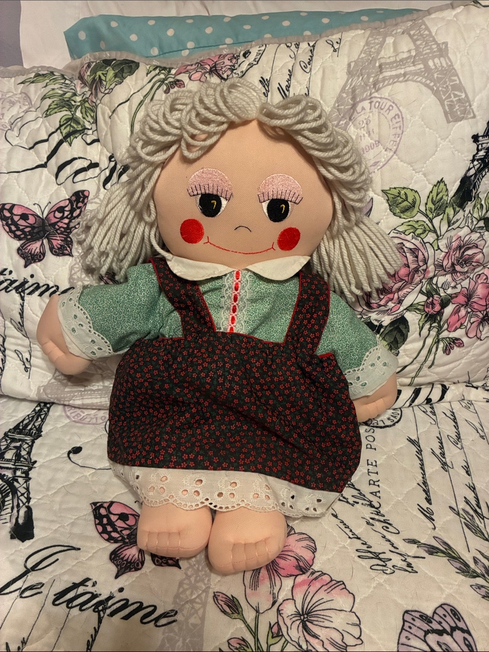 Classic Vintage Raggedy Ann -Soft Rag Doll in Green Dress and Black Apron